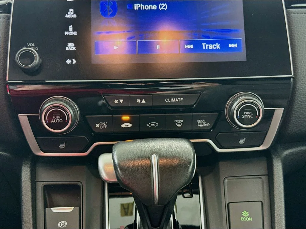 Used 2019 Lunar Silver Metallic Honda Touring image 14