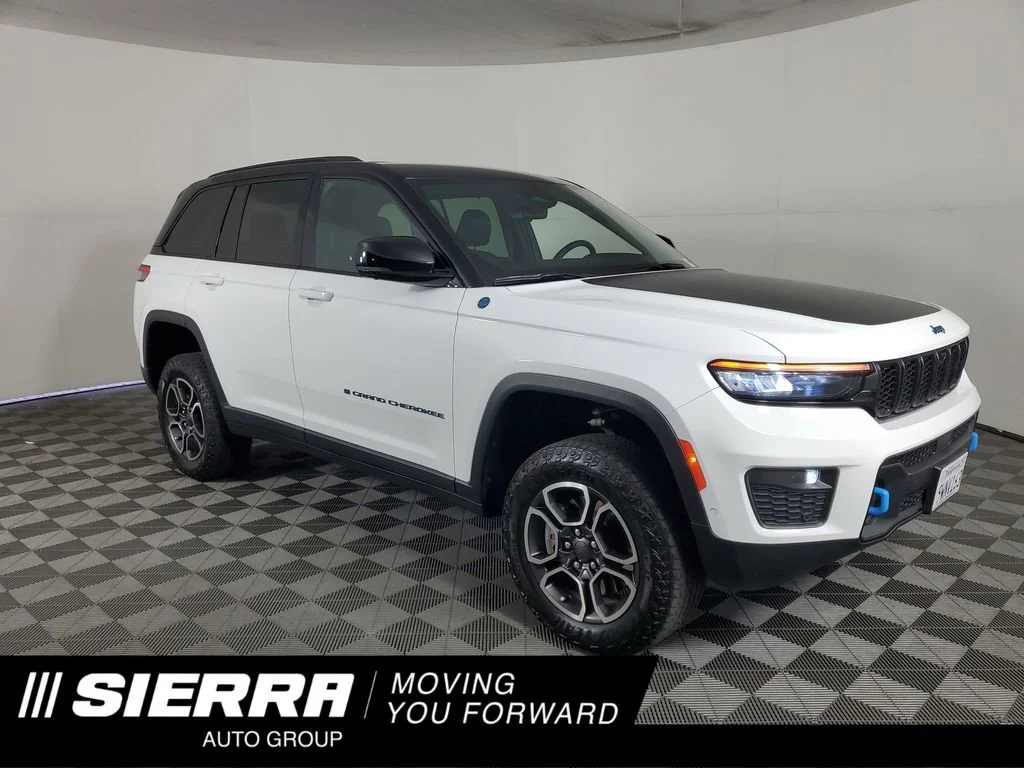 2023 Jeep Grand Cherokee Trailhawk 4xe 4x4's photo