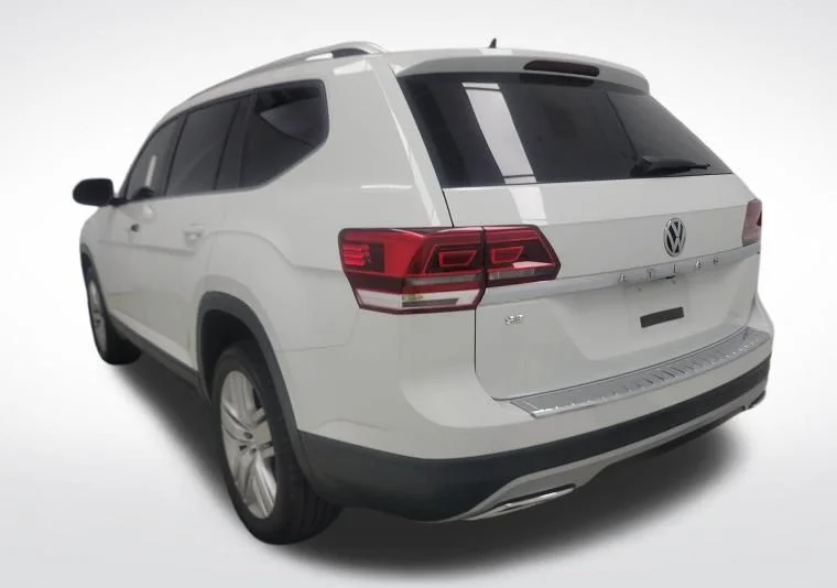 Used 2019 White Volkswagen 2.0T SE w/Technology image 3