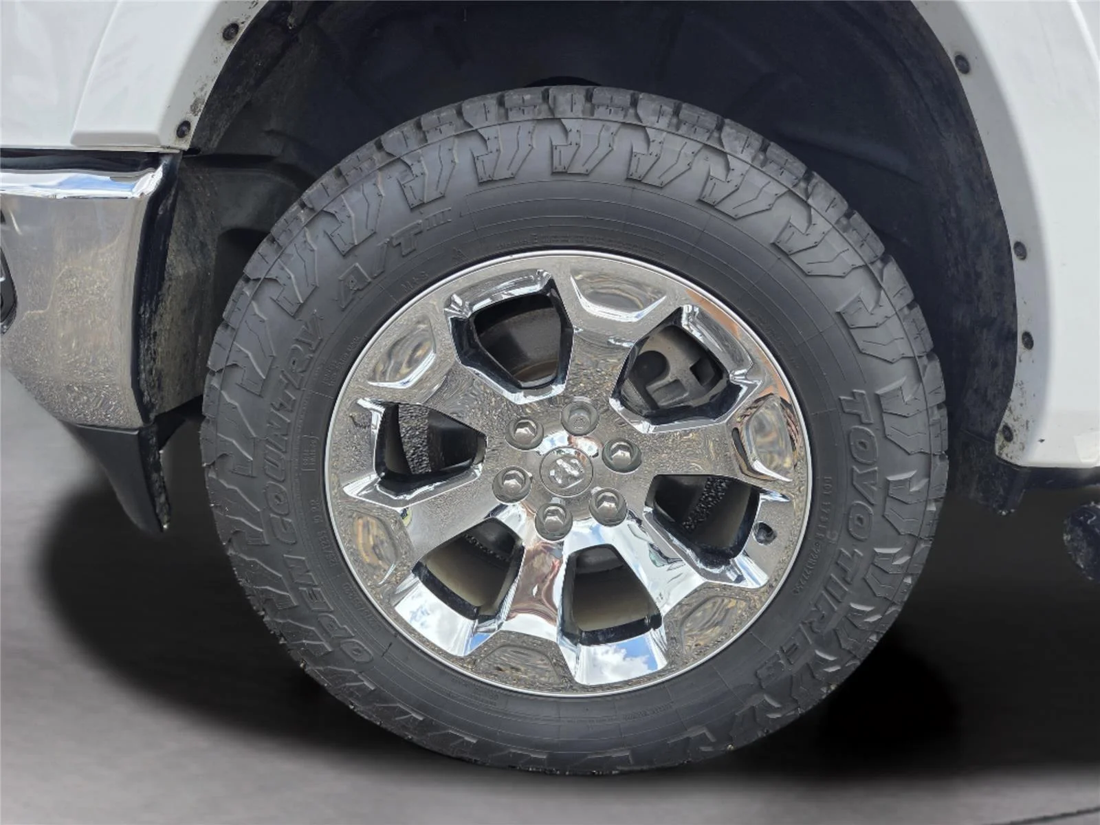 Used 2022 Bright White Clearcoat Ram Laramie image 33