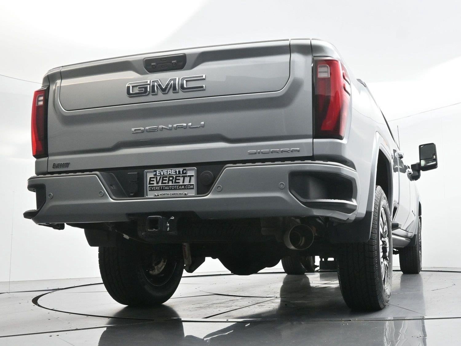 Used 2025 Sterling Metallic GMC Denali Ultimate image 49