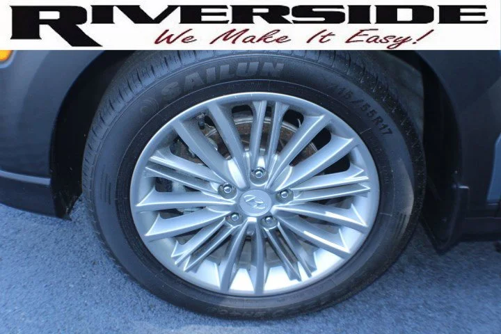 Used 2021 Sonic Silver Hyundai SEL image 5