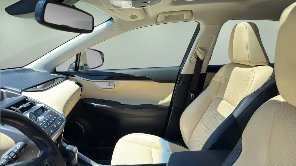 Used 2015 White Lexus 200t image 13