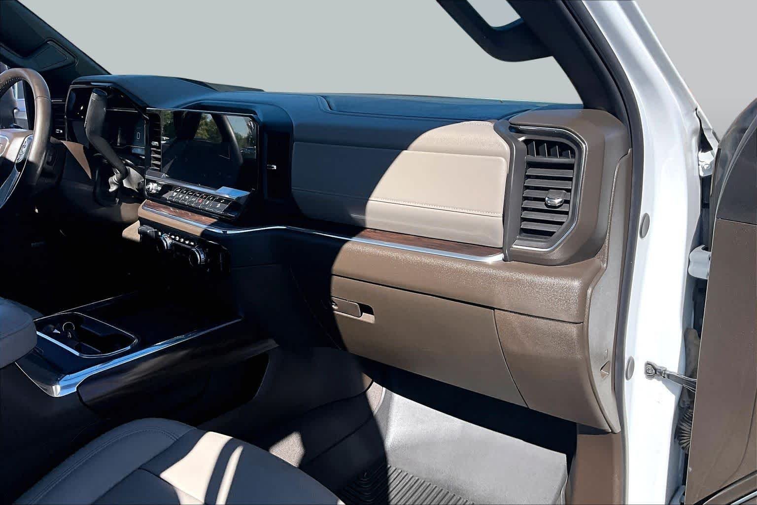 Used 2024 Summit White GMC SLT image 19