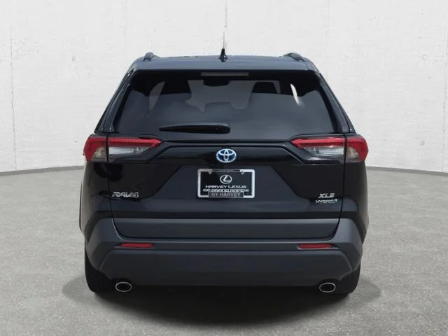 Used 2023 Midnight Black Metallic Toyota XLE Premium image 6