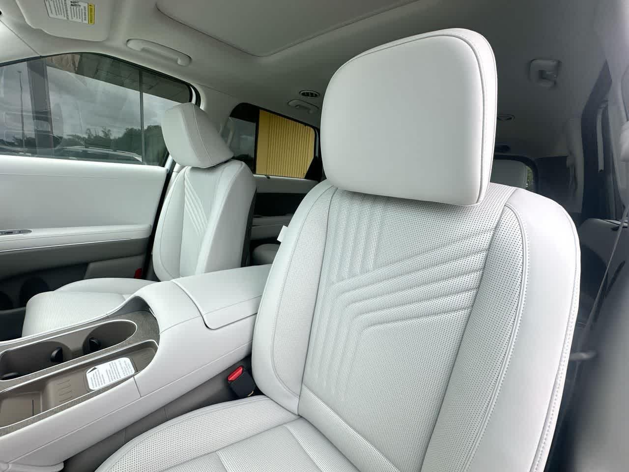 New 2026 Creamy White Pearl Hyundai Blue SEL Premium 8P image 43