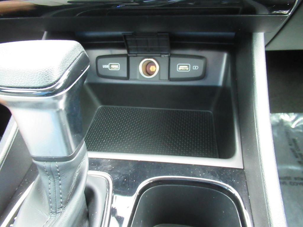 Used 2022 Red Hyundai SEL image 26