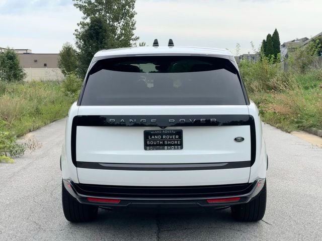 Used 2023 Fuji White Land Rover SE image 7