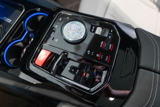 New 2026 Carbon Black Metallic BMW Base image 30