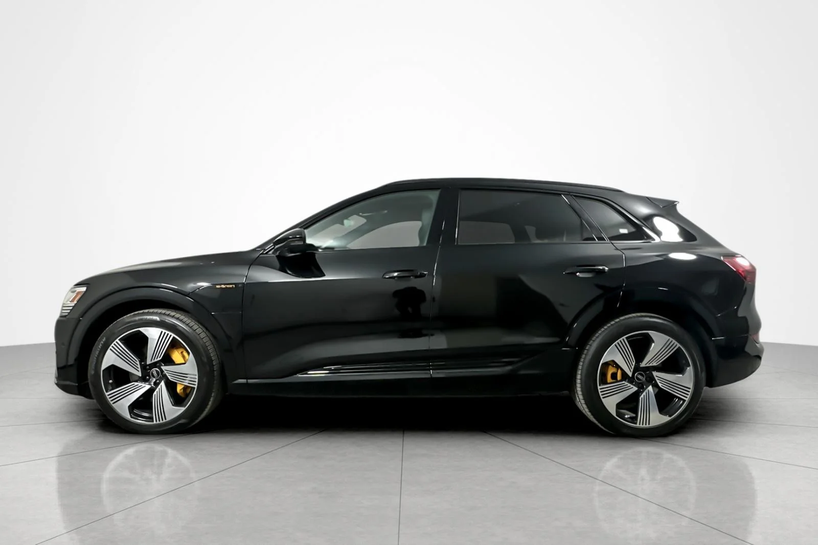 Used 2023 Mythos Black Metallic Audi Premium Plus quattro image 2