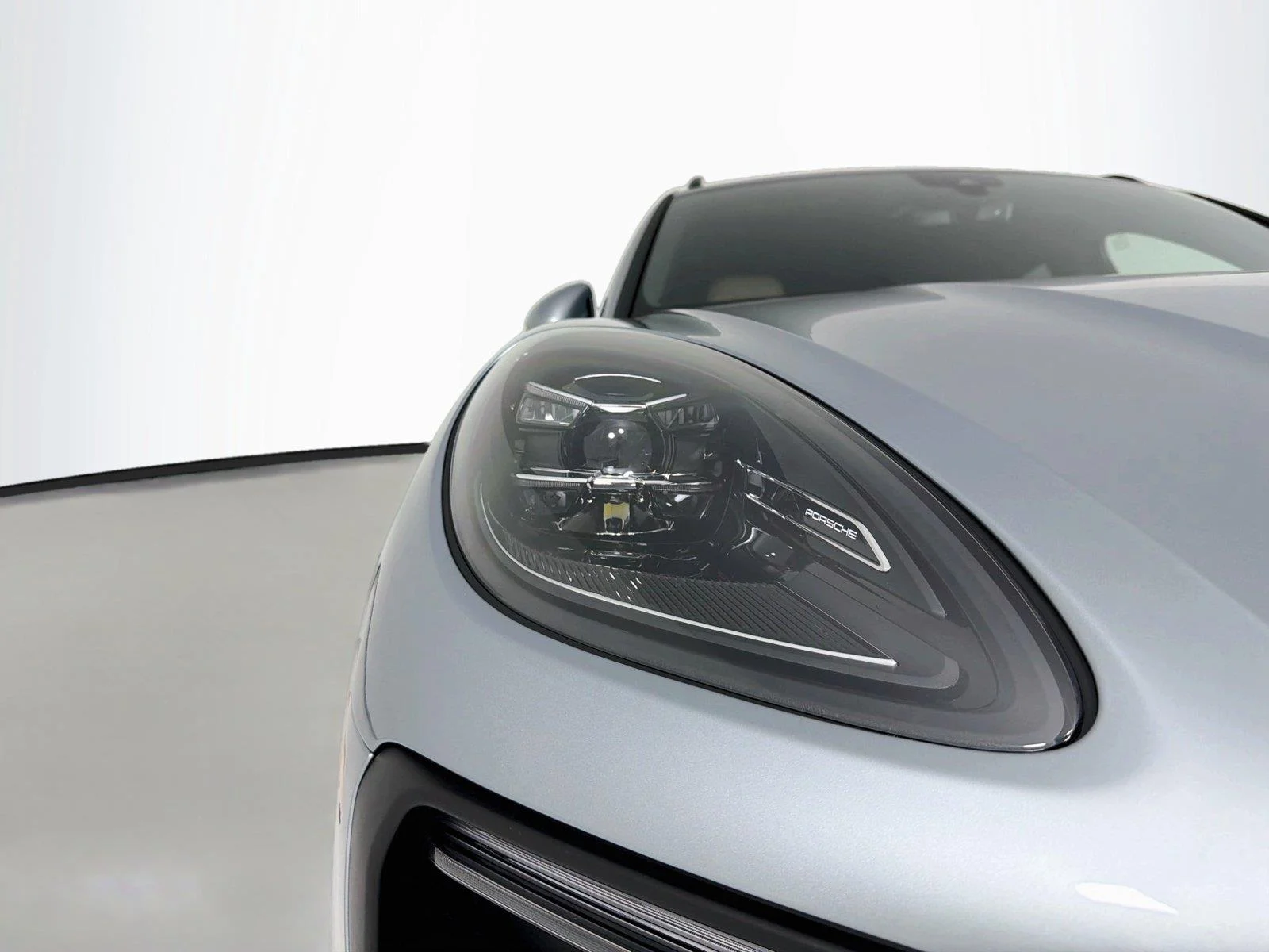 Used 2026 Dolomite Silver Metallic Porsche  image 34