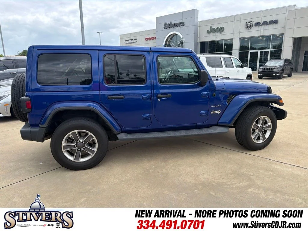Used 2018 Blue Jeep Unlimited Sahara image 11