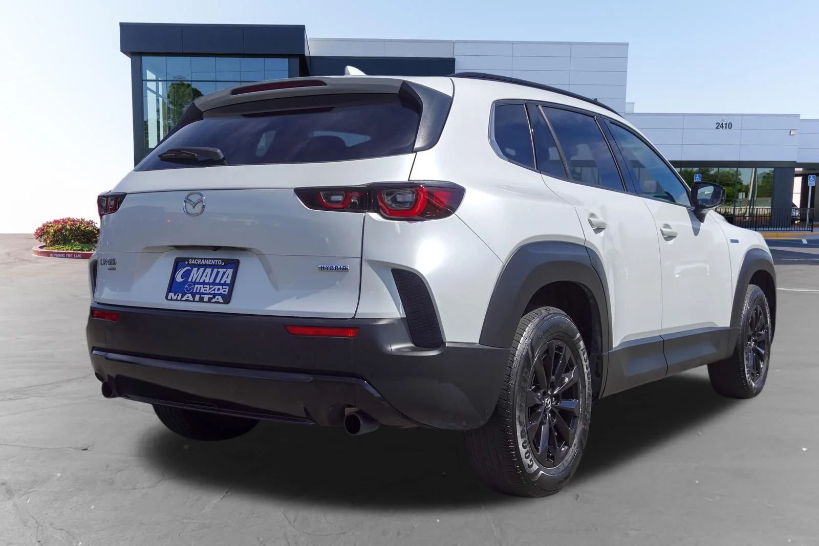 Certified Used 2025 Wind Chill Pearl Mazda Premium image 4