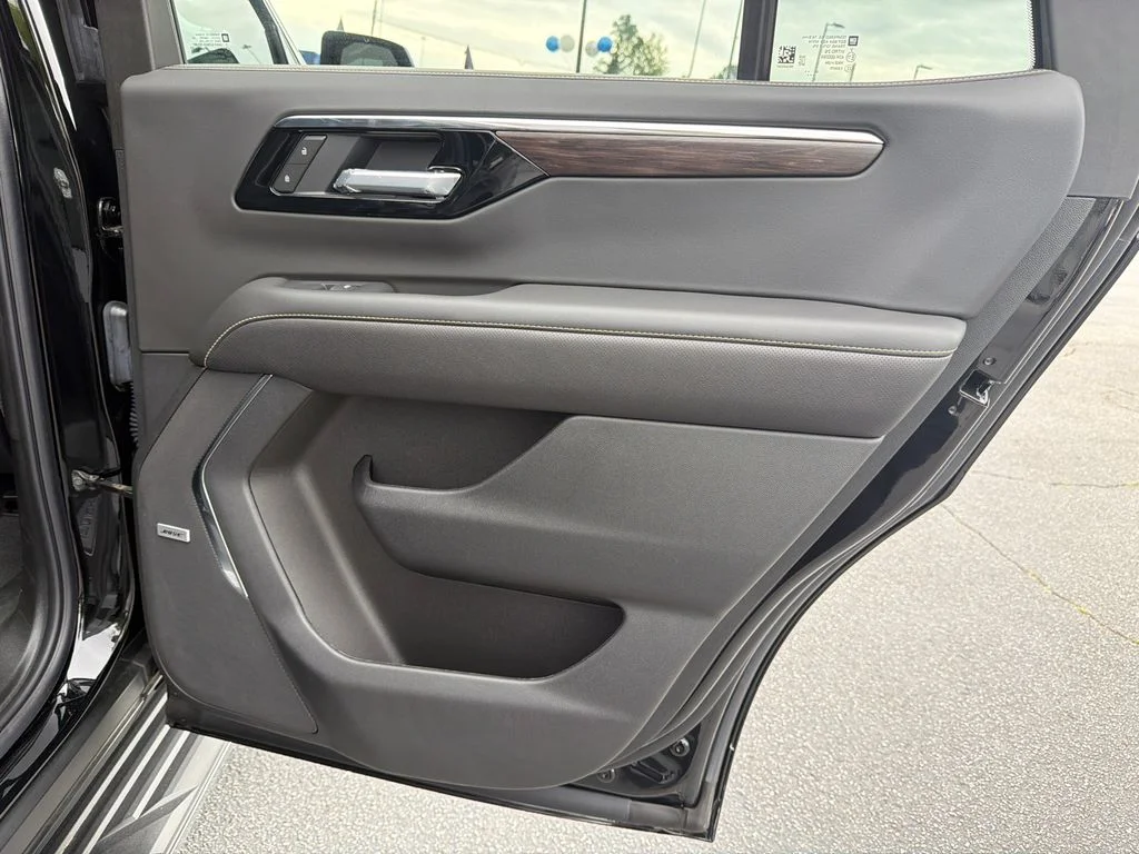 Used 2025 Black Chevrolet Premier image 16