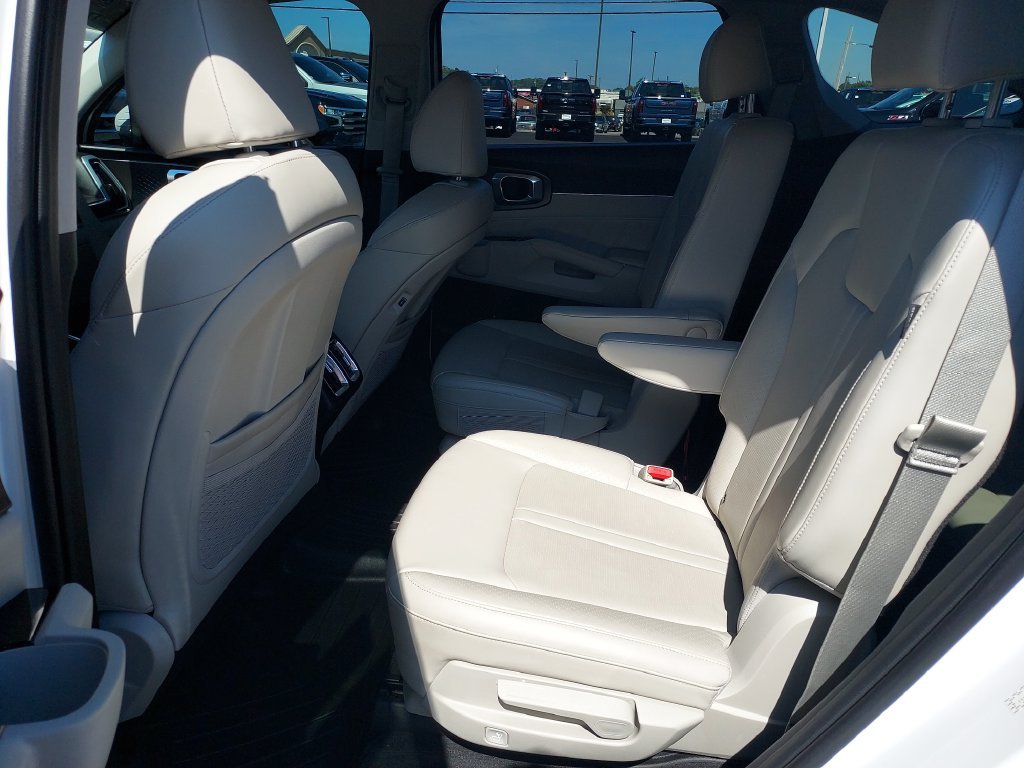 Used 2025 White Kia SX image 16