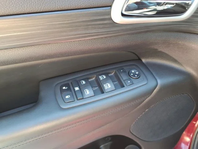 Used 2022 Red Jeep Laredo X image 21