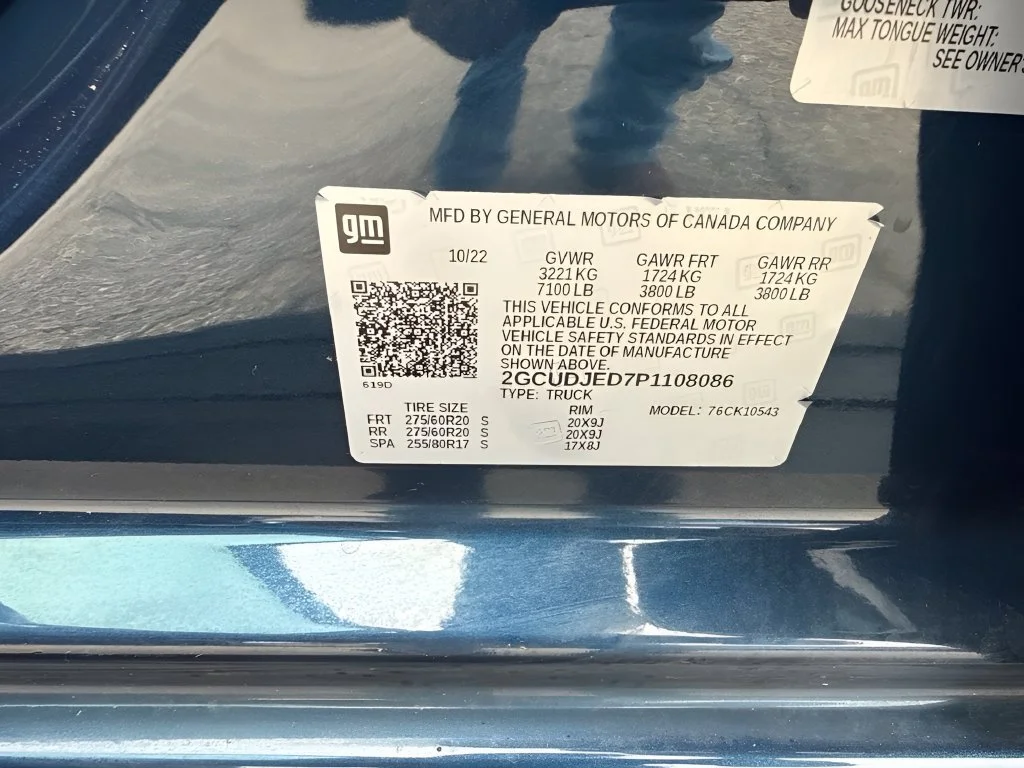 Used 2023 NORTHSKY BLUE METALLIC Chevrolet High Country image 34