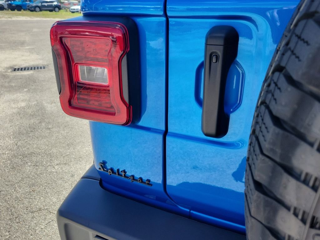 New 2025 Hydro Blue Pearl-Coat Exterior Paint Jeep Sport S image 6