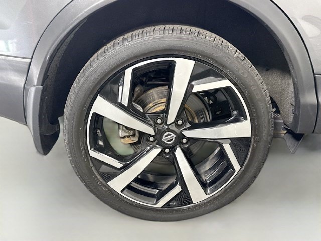 Used 2022 Gun Metallic Nissan SL image 29