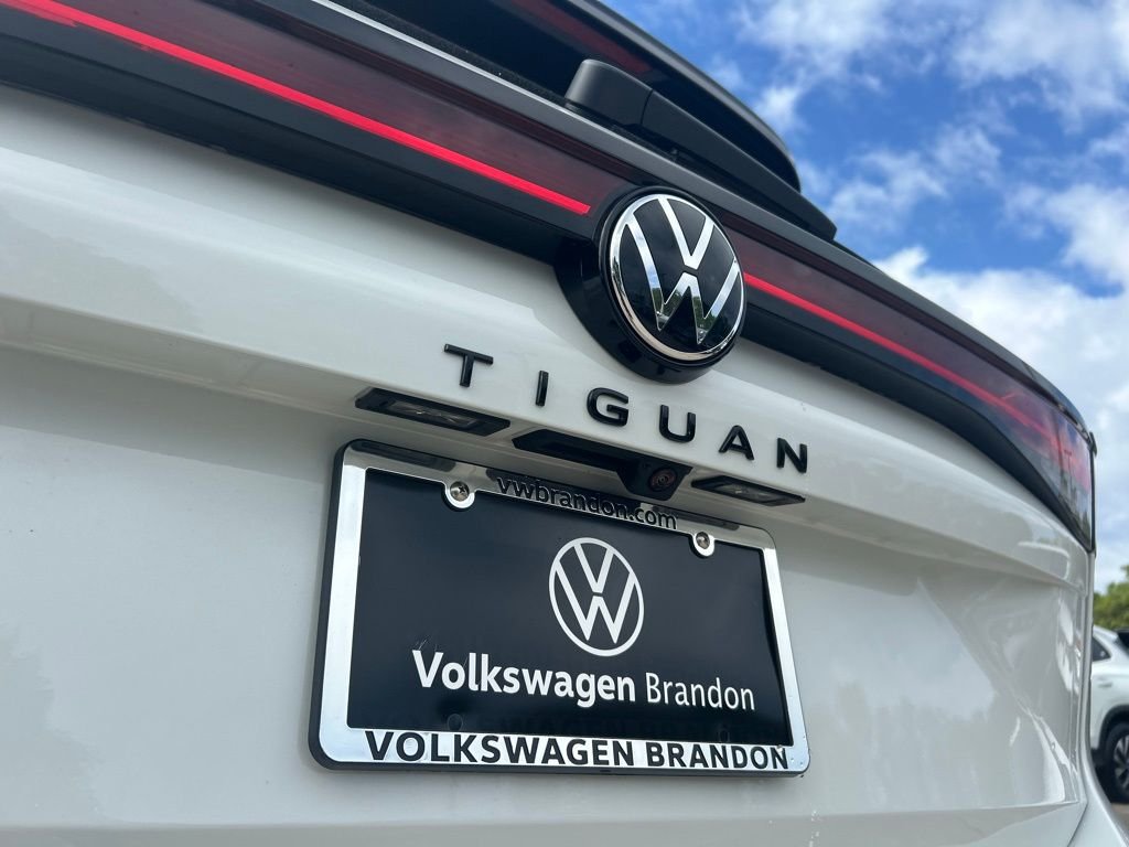 New 2026 White/off-white Volkswagen 2.0T SE R-Line Black image 45