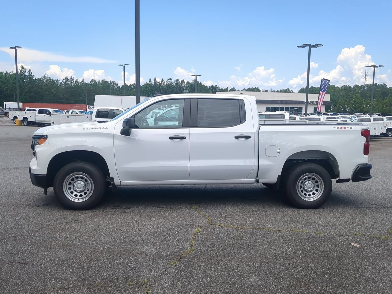 New 2026 Summit White Chevrolet WT image 5