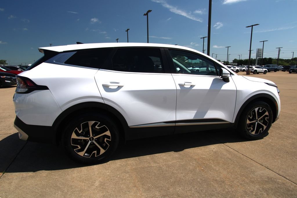 Used 2024 White Kia EX image 5