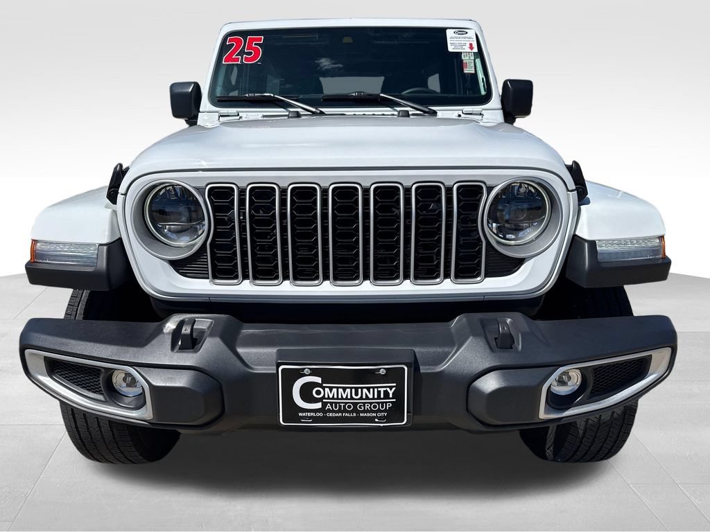 Used 2025 White Jeep 4-Door Sahara 4x4 image 8