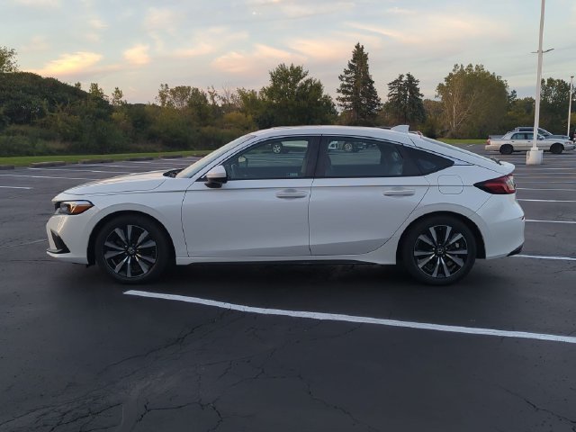 Used 2024 Platinum White Pearl Honda EX-L image 10