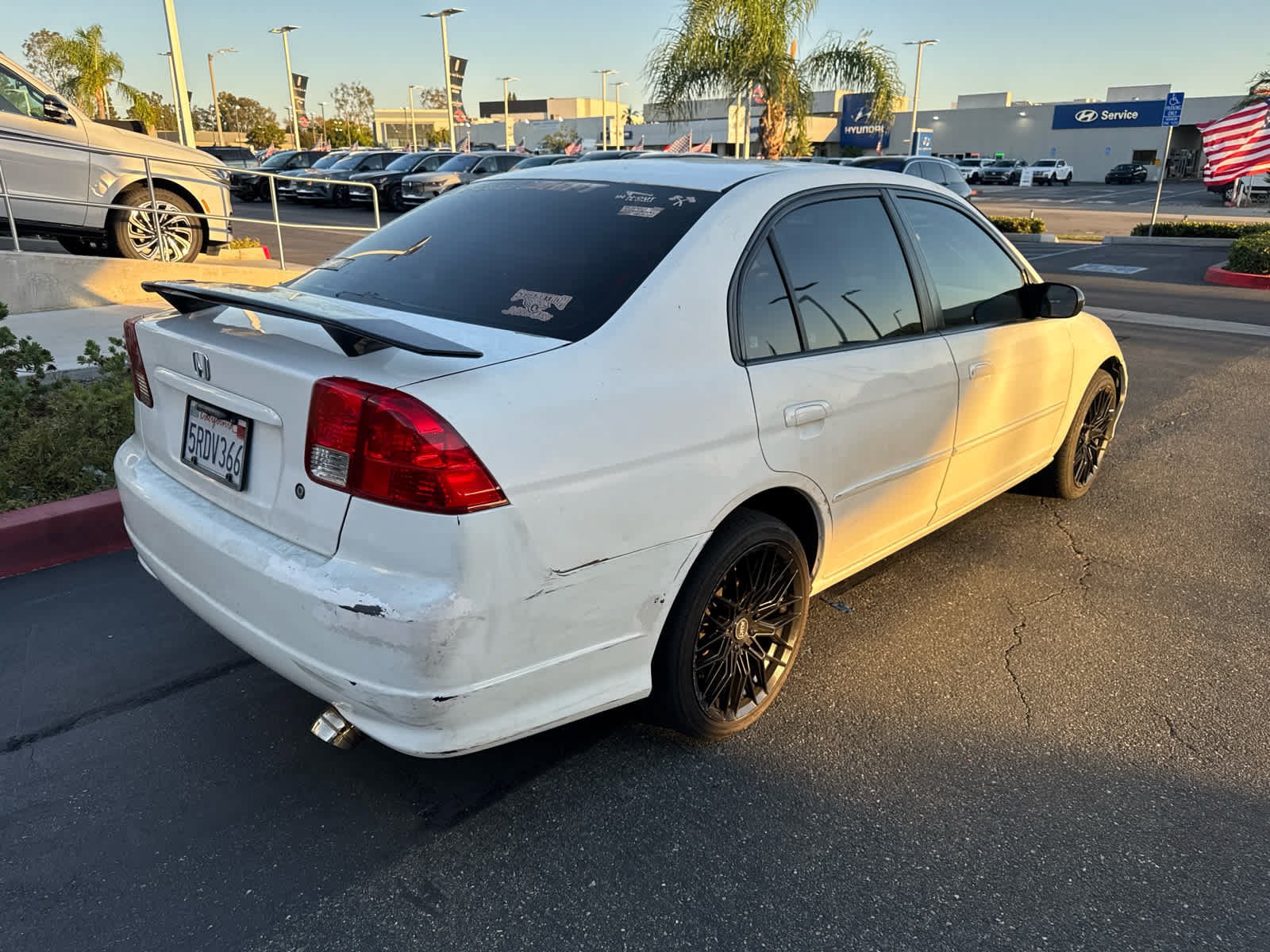Used 2005 White Honda LX image 4