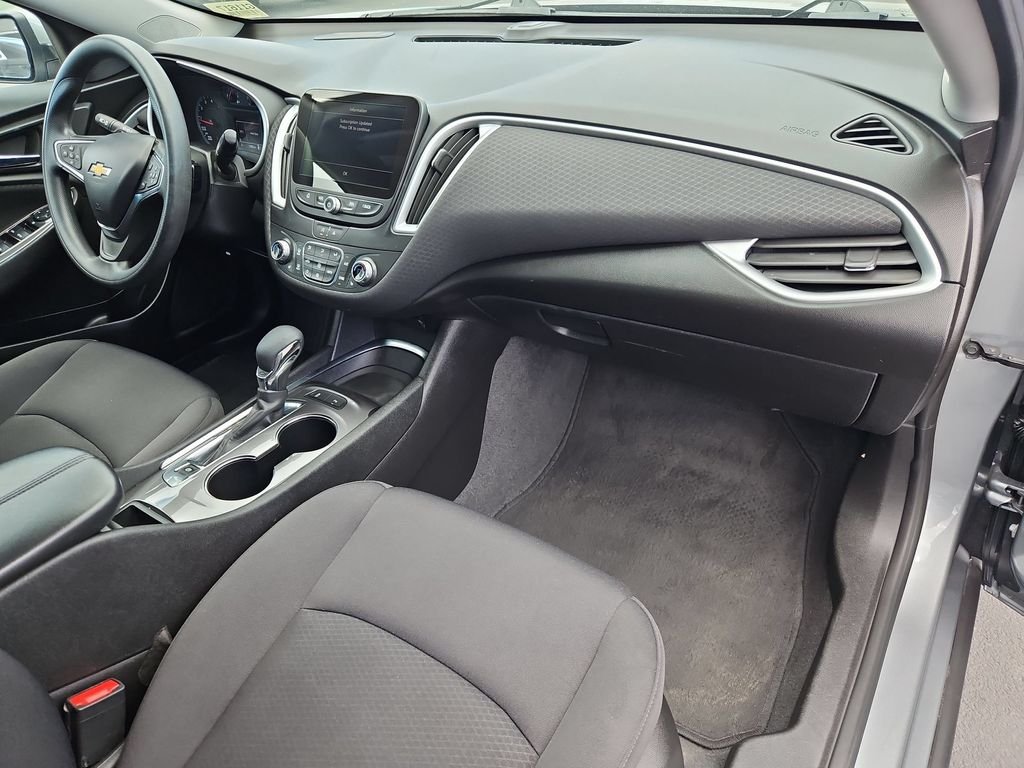 Used 2024 Sterling Gray Metallic Chevrolet LT image 29