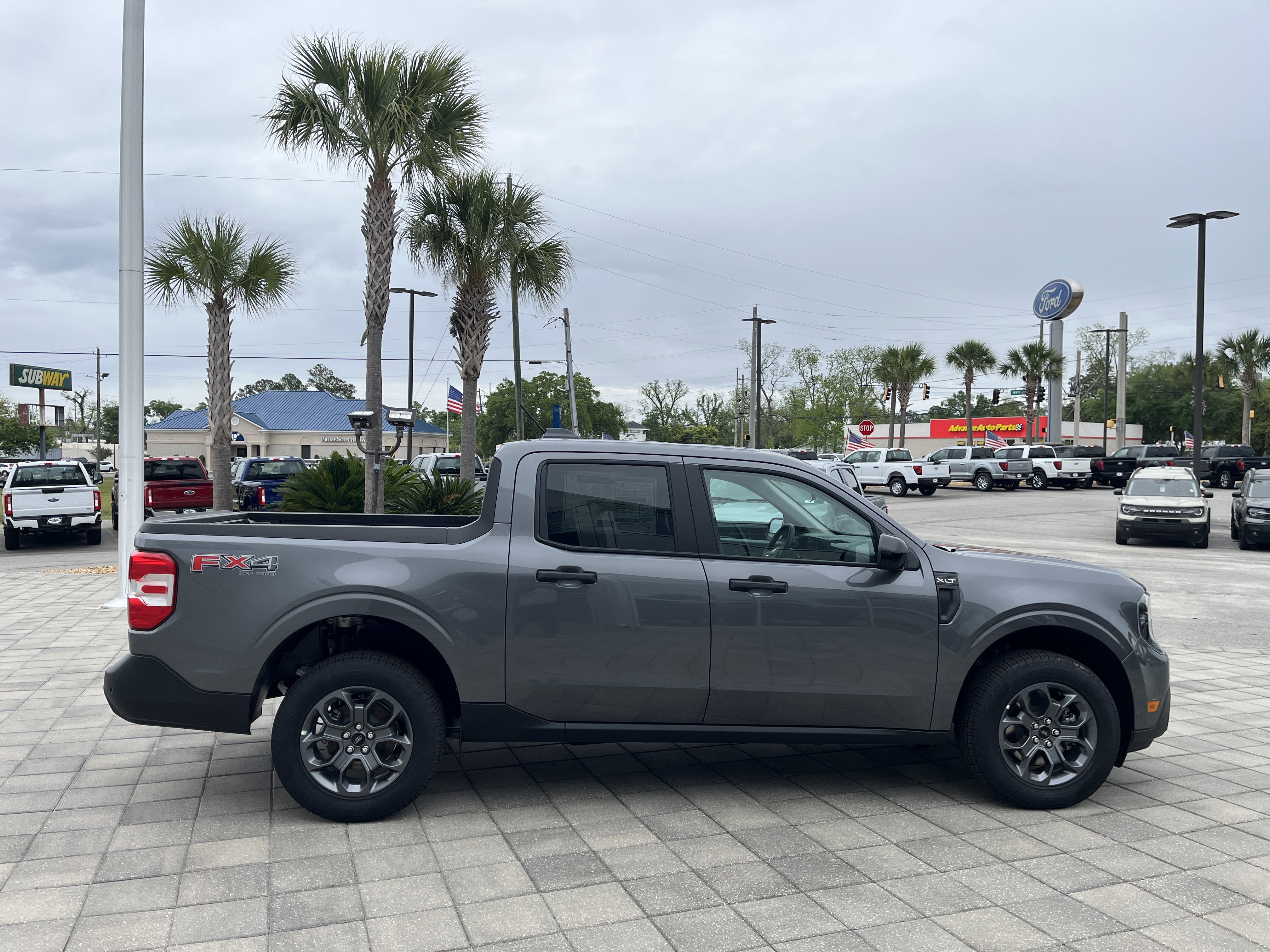 New 2026 Carbonized Gray Metallic Ford XLT image 7