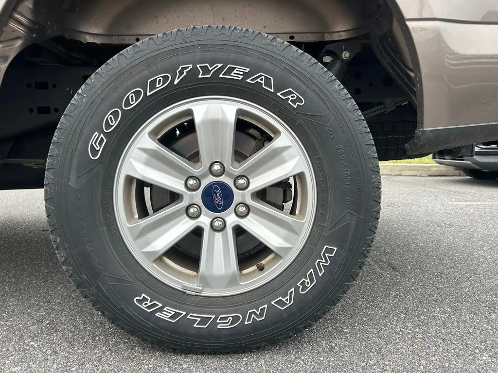 Certified Used 2019 Gray Ford XLT image 23
