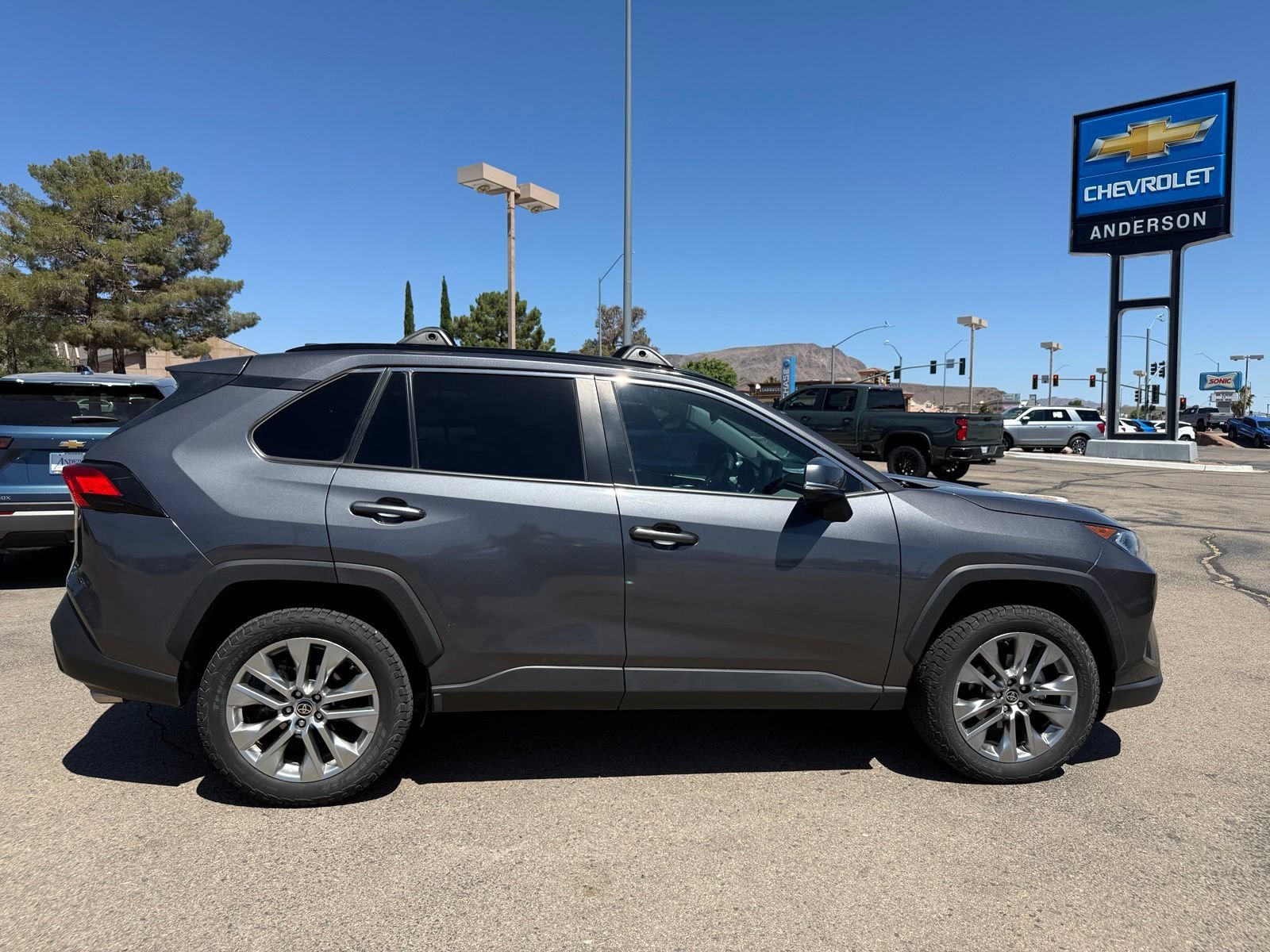 2021 Toyota RAV4 XLE Premium - Photo 4
