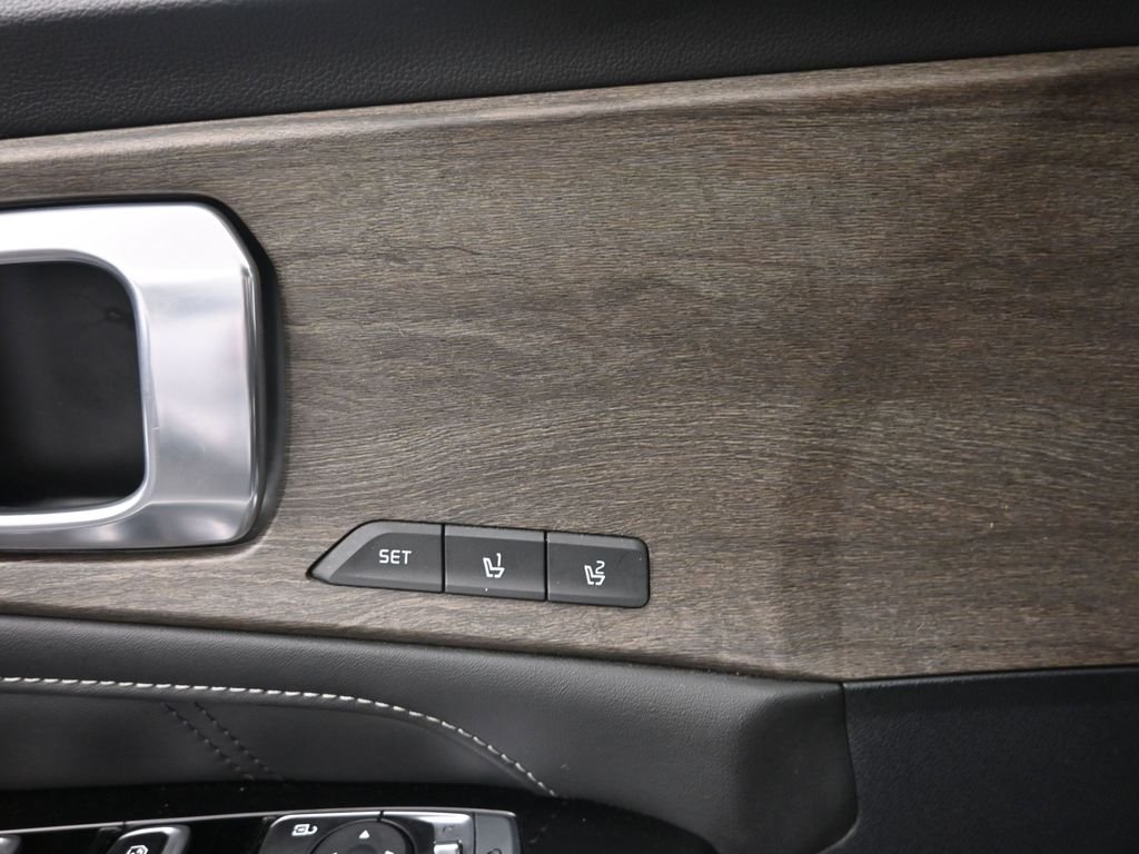 Used 2023 White Kia X-Line SX Prestige image 19