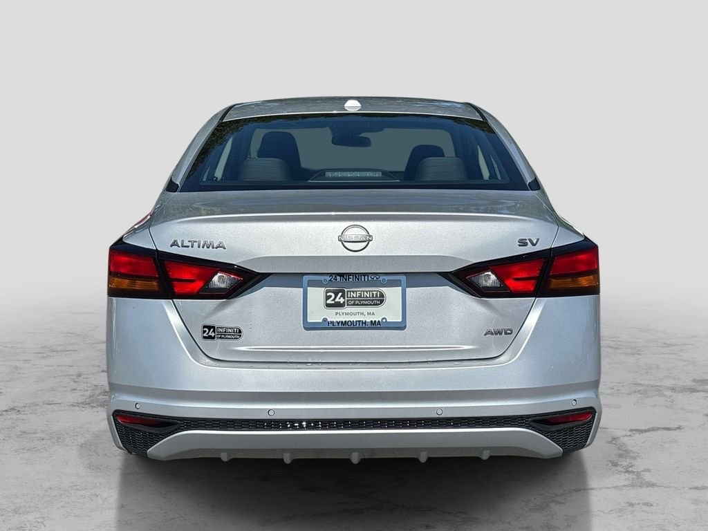 Used 2024 Silver Nissan 2.5 SV image 4