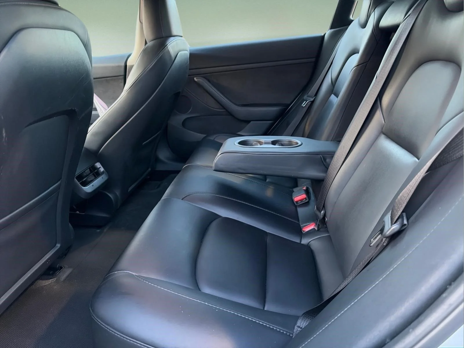 Used 2022  Tesla Long Range image 19