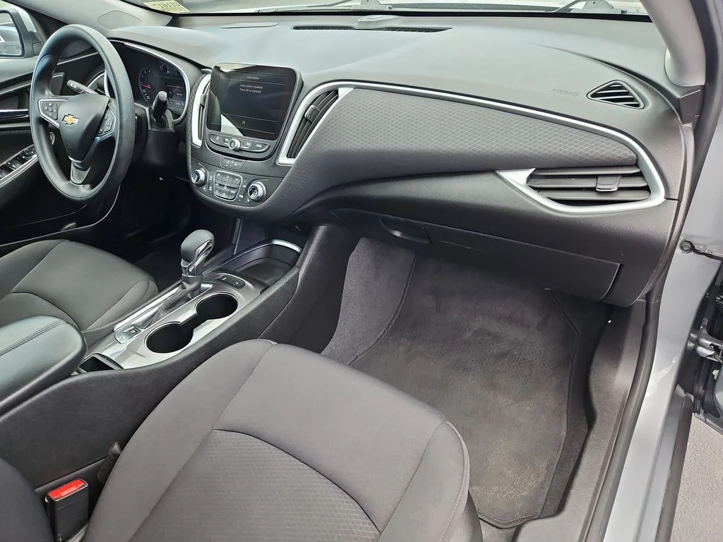 Used 2024 Sterling Gray Metallic Chevrolet LT image 29