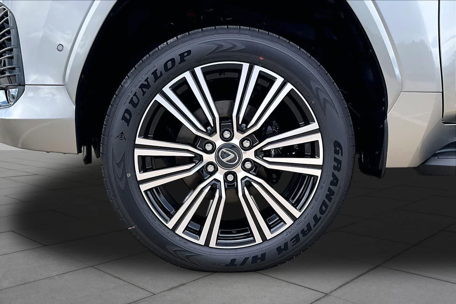 New 2026 Atomic Silver Lexus LUXURY image 21