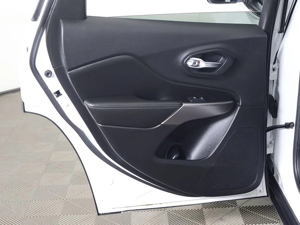 Used 2019 White Jeep Limited image 26