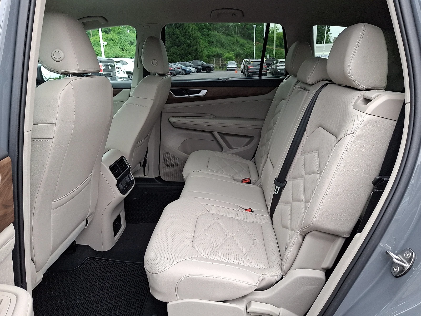 New 2026 Pure Gray - J2J2 Volkswagen SE with Technology image 6