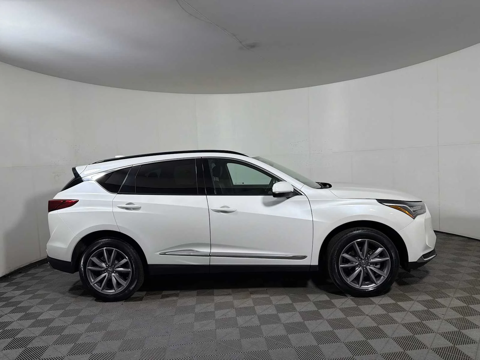 Used 2023 Platinum White Pearl Acura w/Technology Package image 7