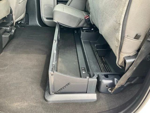 Used 2020 White Ford XLT image 28