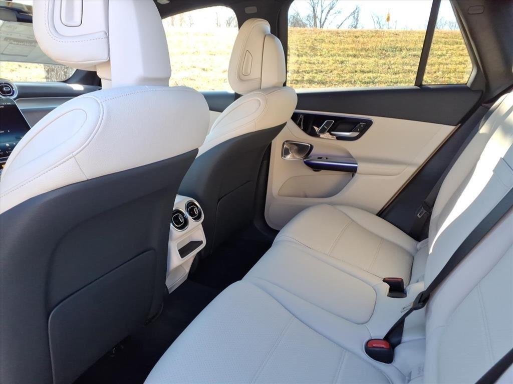 New 2026 SILVER Mercedes-Benz GLC 300 image 23
