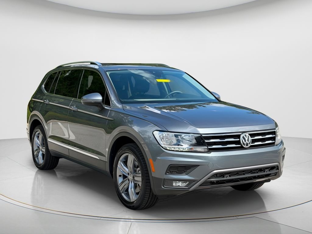 Used 2021 Gray Volkswagen 2.0T SEL image 3