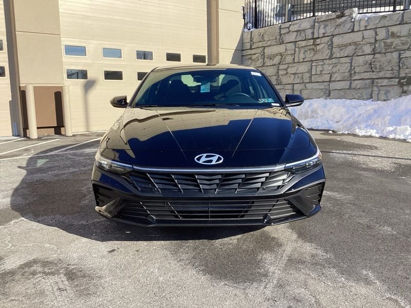 New 2026 Black Hyundai SEL Sport image 2