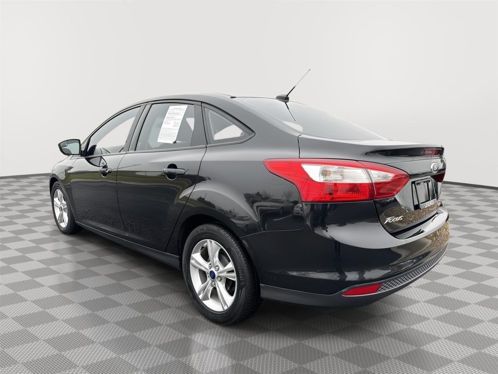 Used 2013 Tuxedo Black Metallic Ford SE image 11