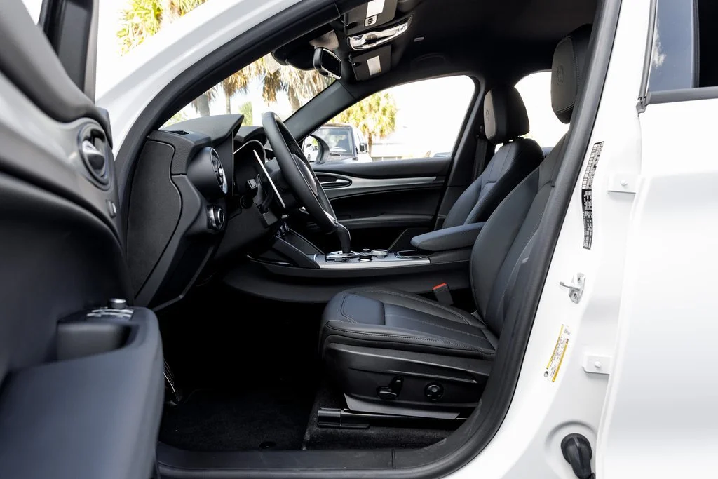 2025 Alfa Romeo Stelvio Base - Photo 25
