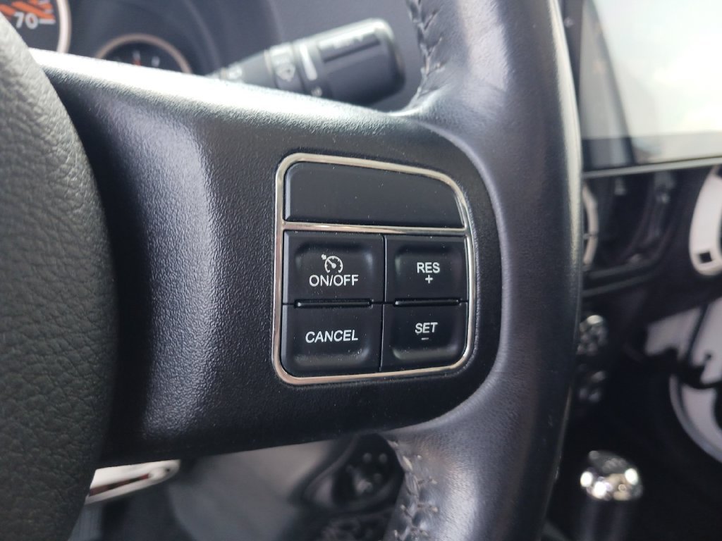 Used 2016 White Jeep Unlimited Sahara image 35
