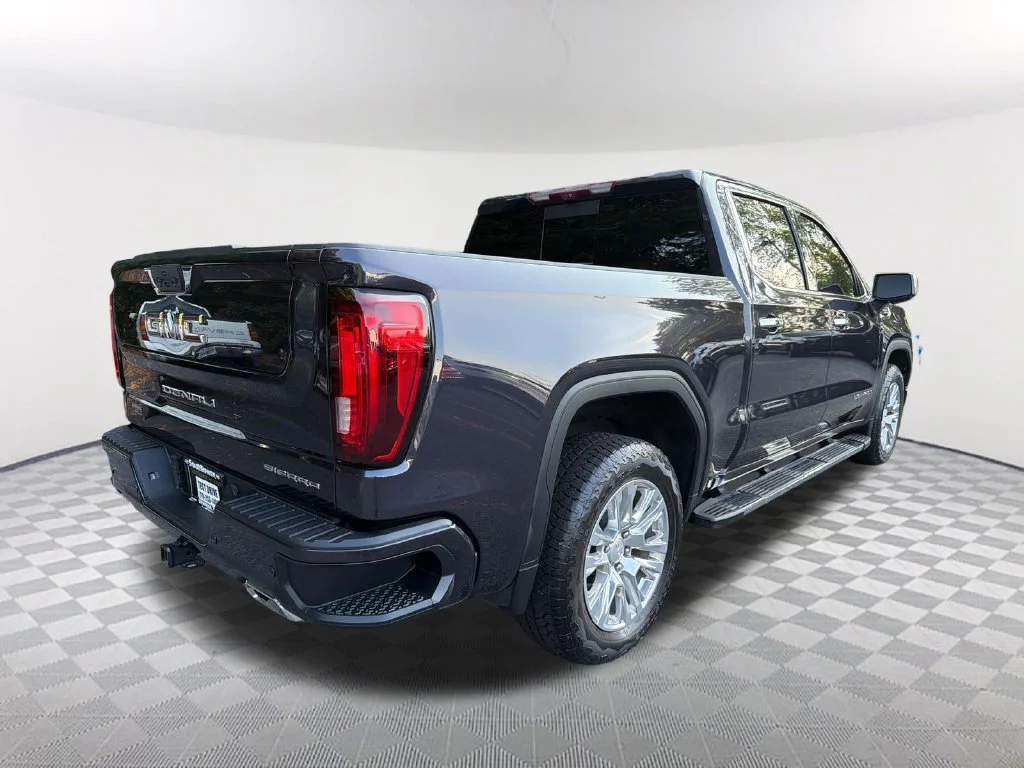 Used 2023 Silver GMC Denali image 5