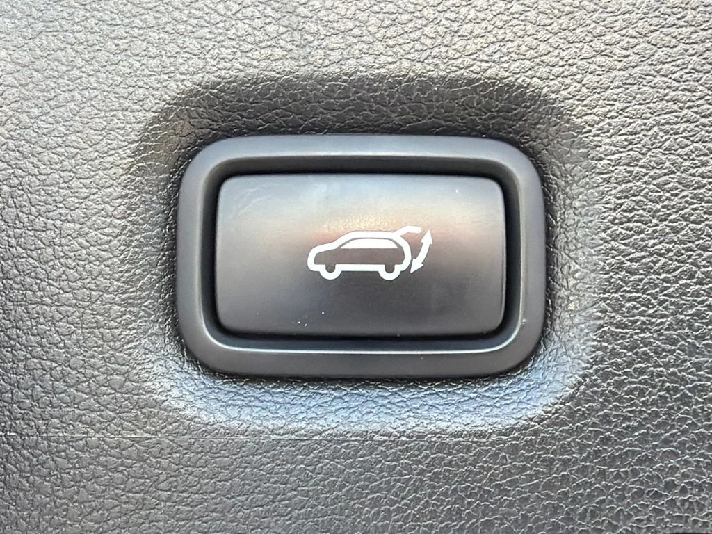 Used 2022 Gray Hyundai SEL image 19